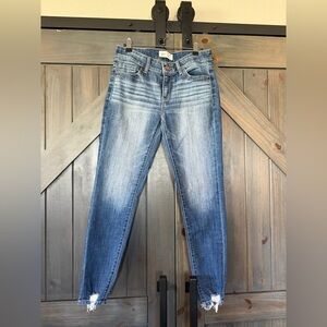 BKE Victoria Universal Fit Mid-Rise Ankle skinny. LIKE NEW